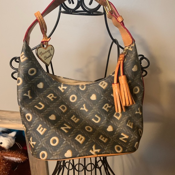 Dooney & Bourke Handbags - Dooney and Bourke super cute purse 💕